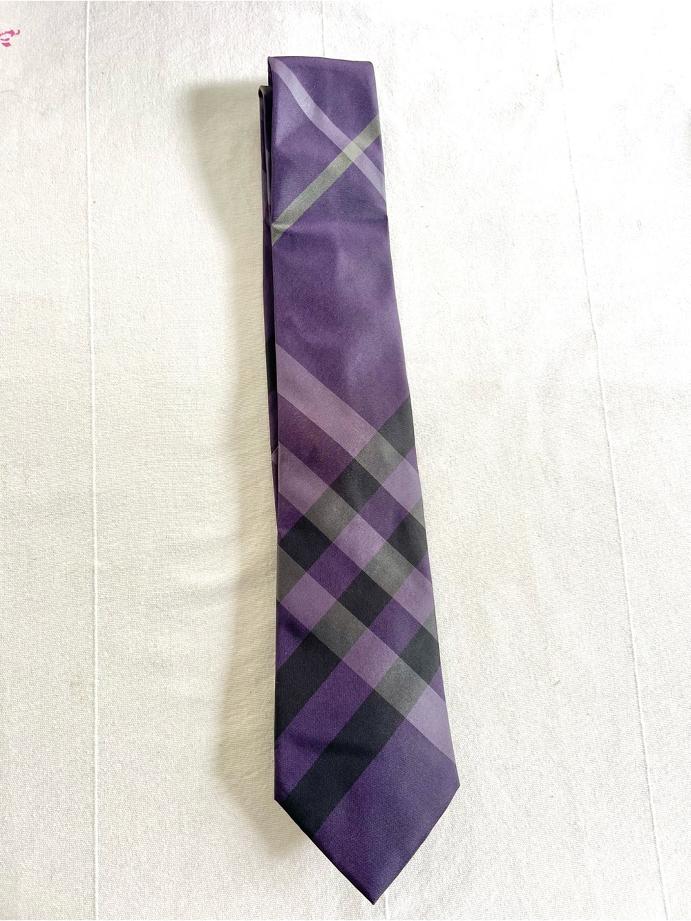Burberry London Tie 100% Silk Nova Check Plaid Purple Luxury Classic Lilac